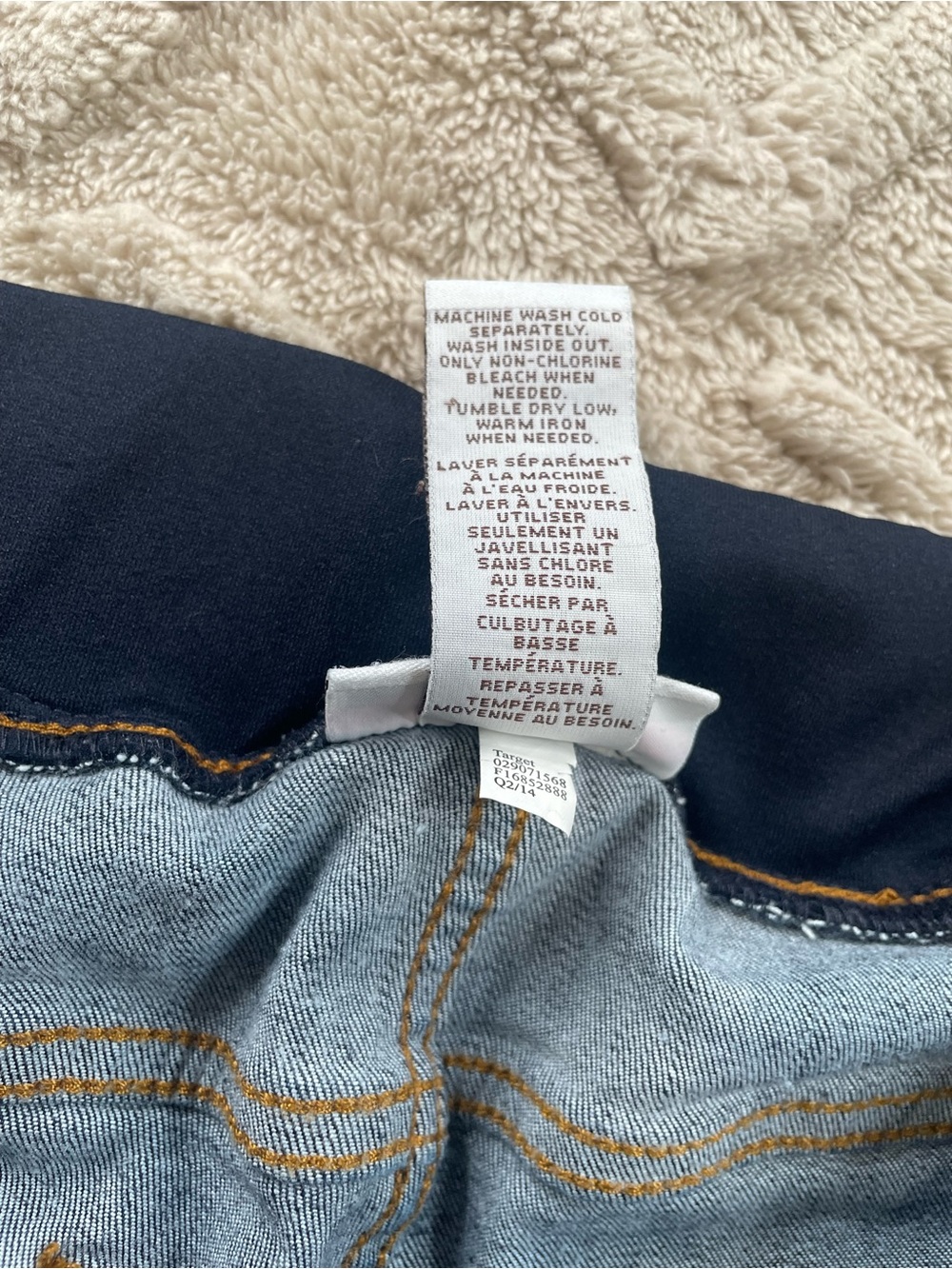 Liz Lange for Target Dark Blue Flare Maternity Jeans Sz 8 Casual - Picture 3 of 11